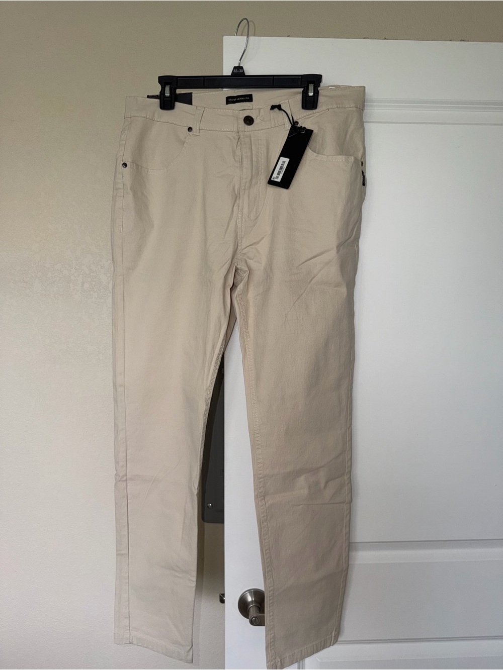 Silver Jeans Men's Light Beige Chinos - Classic Straight Cut